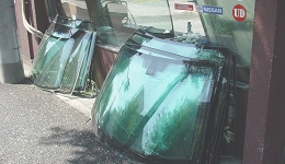自動車ガラス交換修理　フロントガラス交換修理